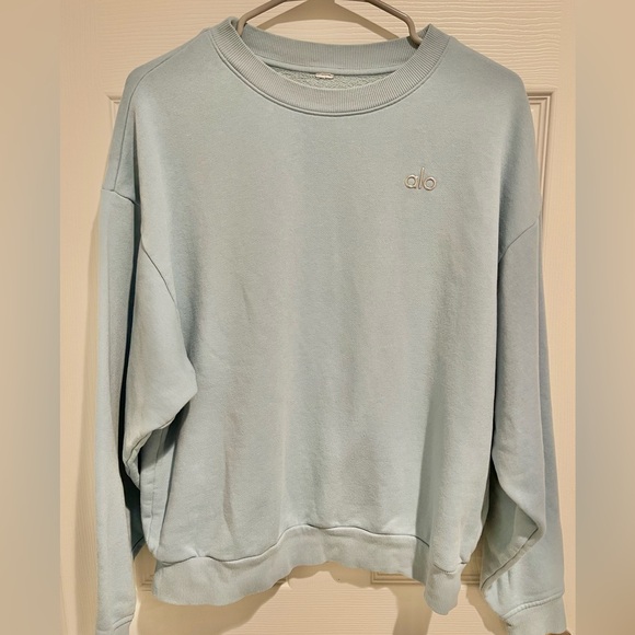 ALO Yoga Tops - ALO Yoga Accolade Crew Neck Pullover - Sky Blue
